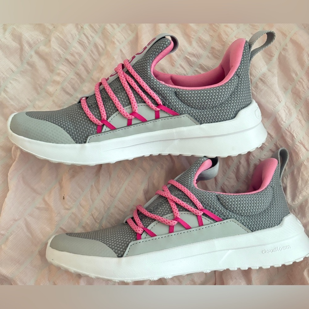 Adidas • Women’s Cloudfoam Lite Racer Running Sneakers • Size 4 • Worn Once